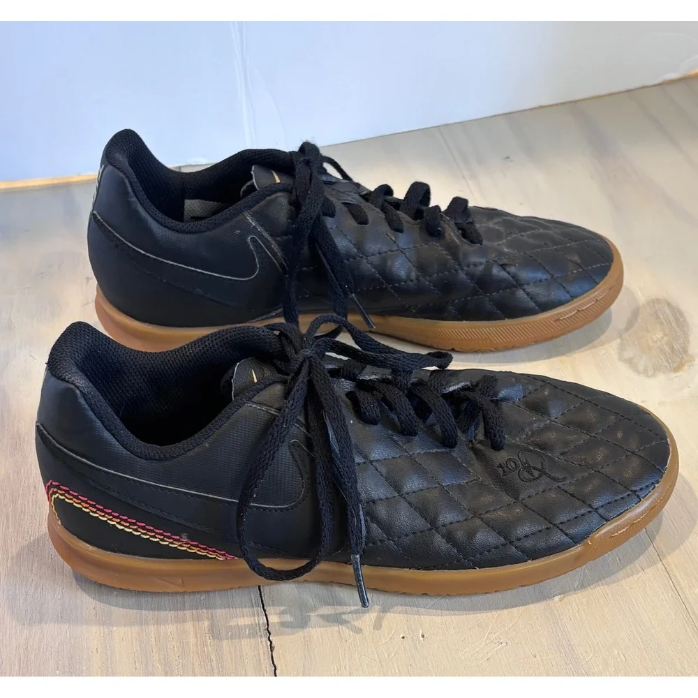 Nike Tiempo Legend 7 Academy IC Ronaldinho 10R Black Gum AQ3824-007 Kids 3.5Y